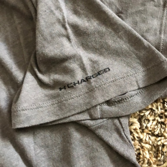 Under armor tshirt - Picture 4 of 6